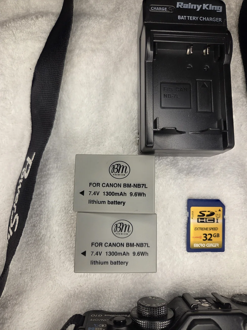 Canon PowerShot G10 Black Compact Digital Camera with Accessories